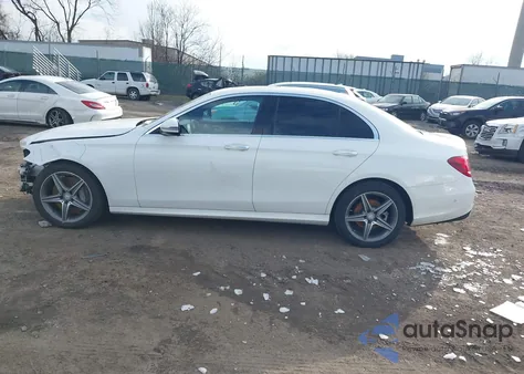 2017 Mercedes-Benz E 300 4Matic z USA, uszkodzony, nr VIN WDDZF4KB8HA060518